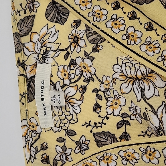 Yellow floral front tie blouse - Picture 4 of 6